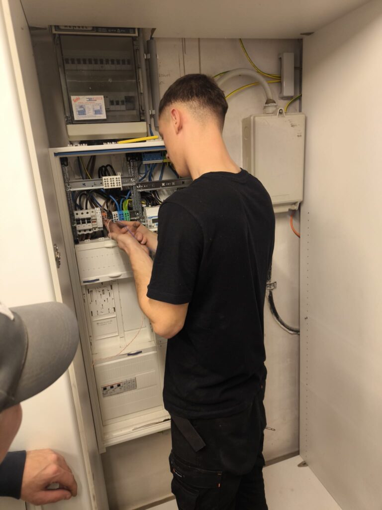 Elektroinstallation V/S Haustechnik Smolnik Bornheim PV Anlage